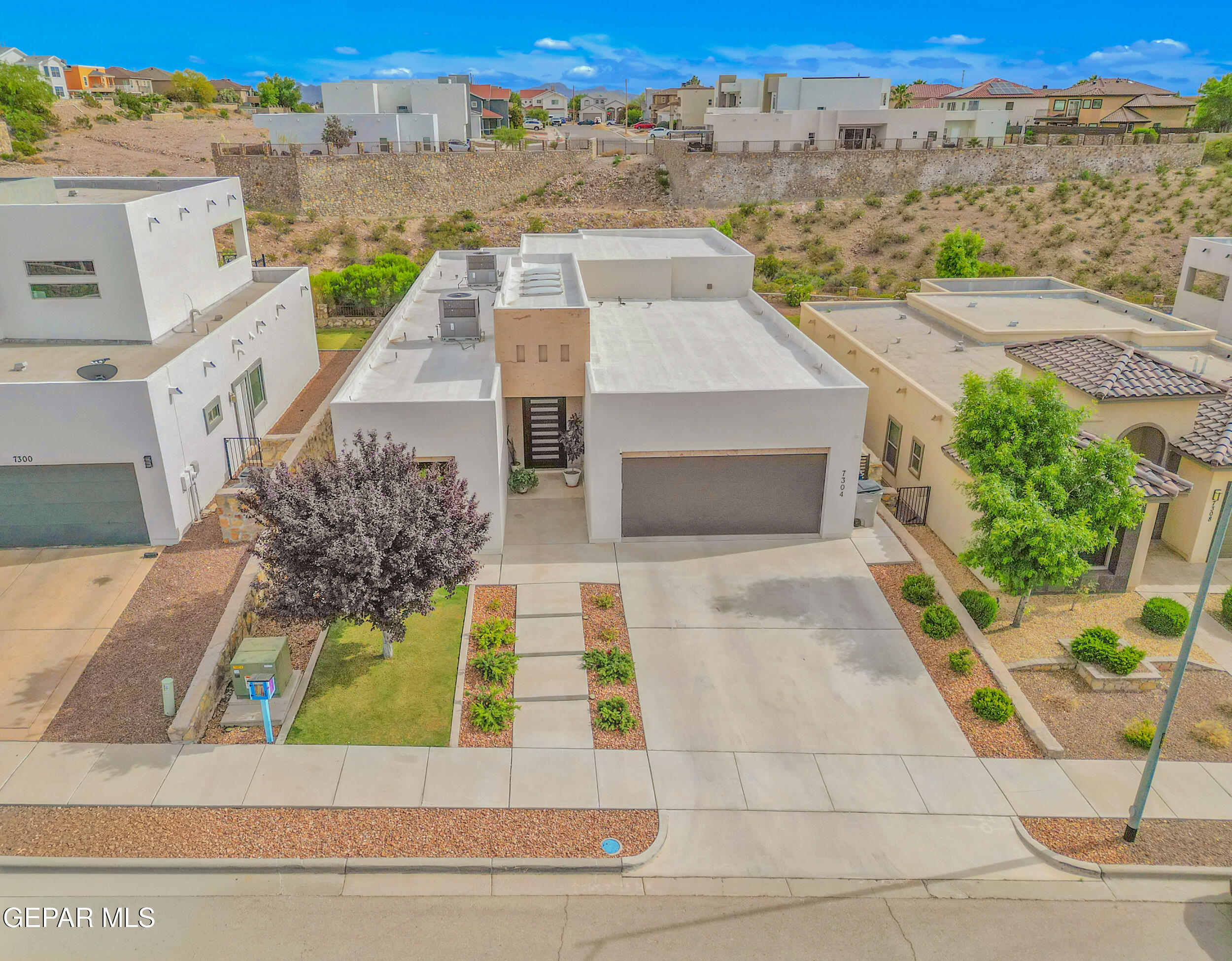 7304 CANYON WREN Avenue