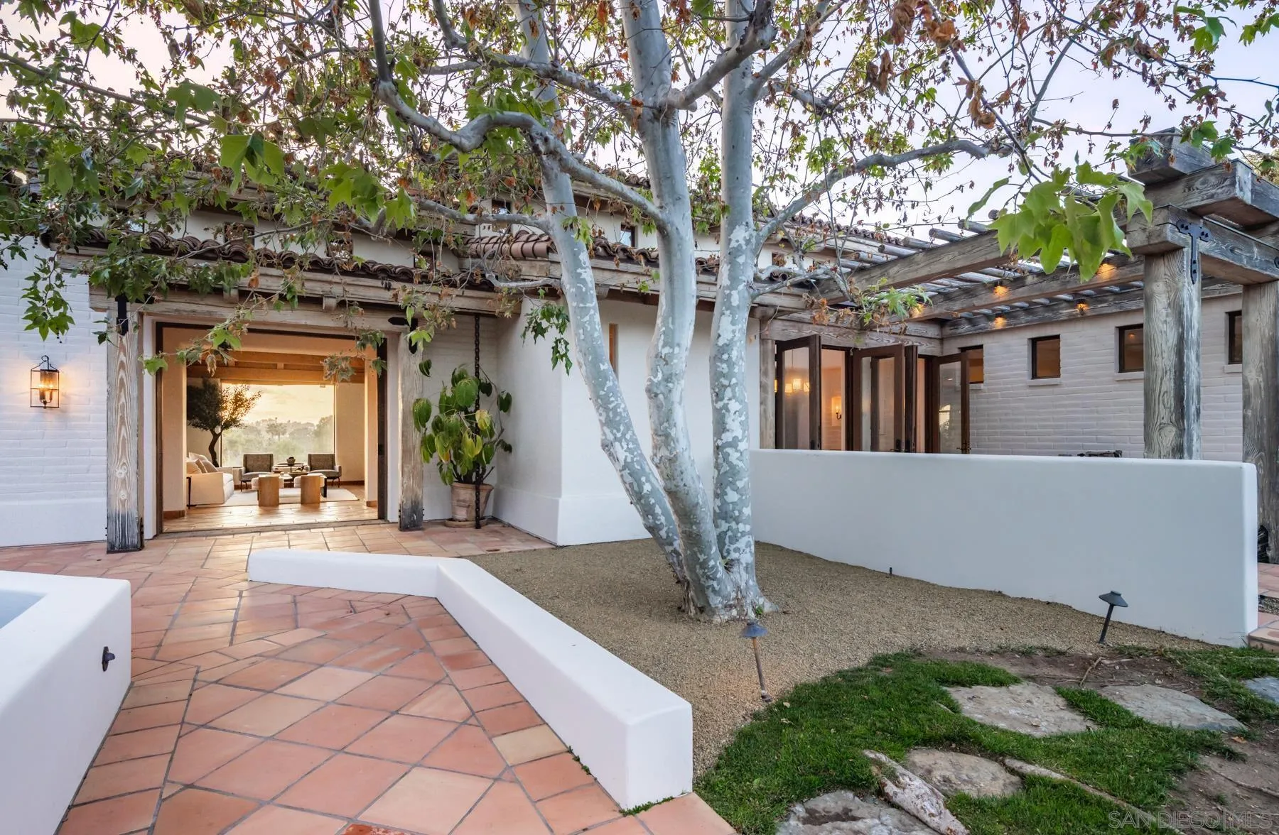 6884 El Camino Del Norte