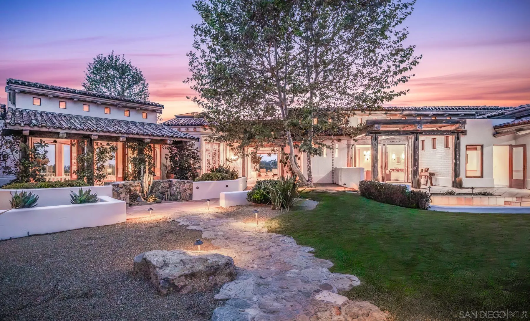 6884 El Camino Del Norte