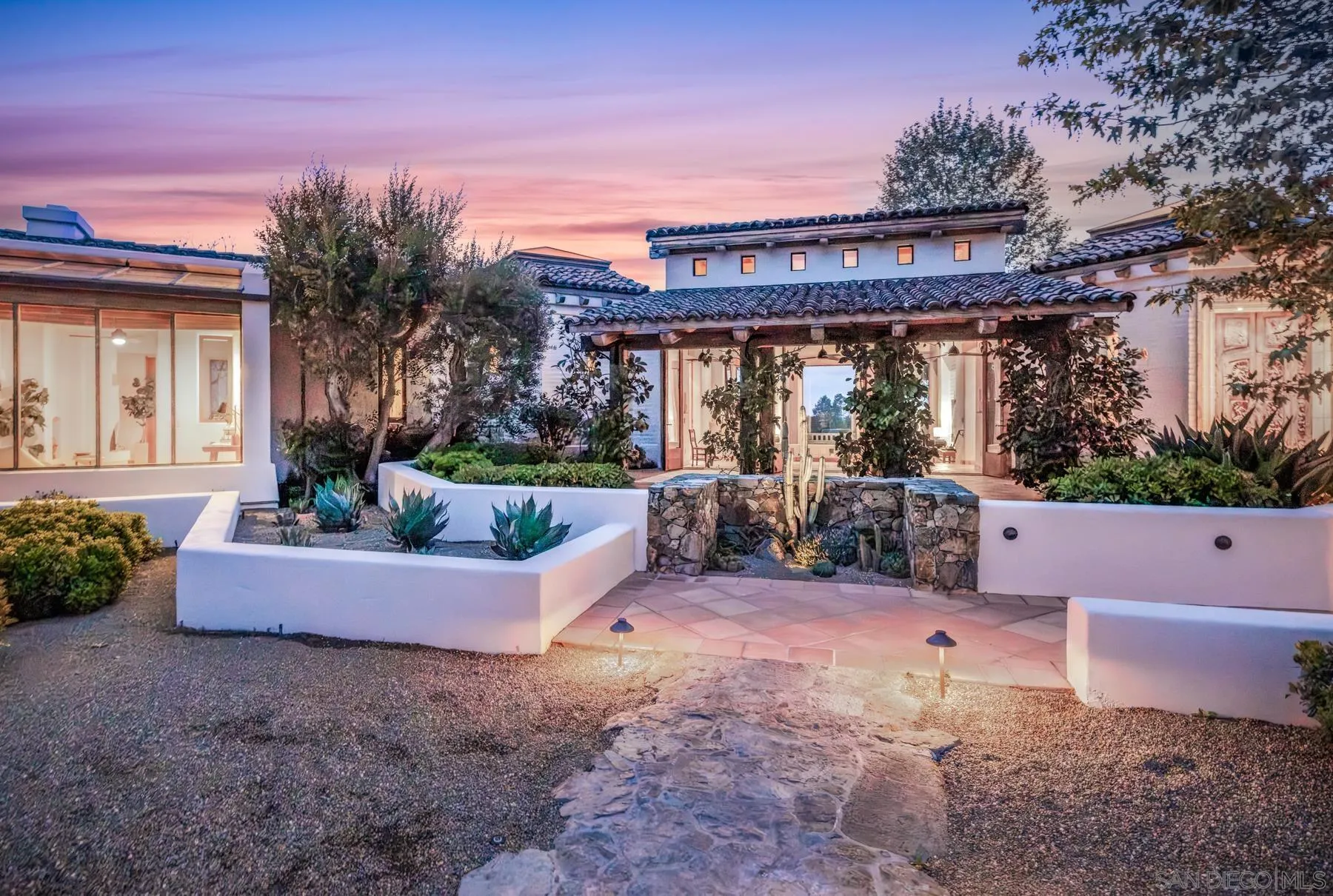 6884 El Camino Del Norte