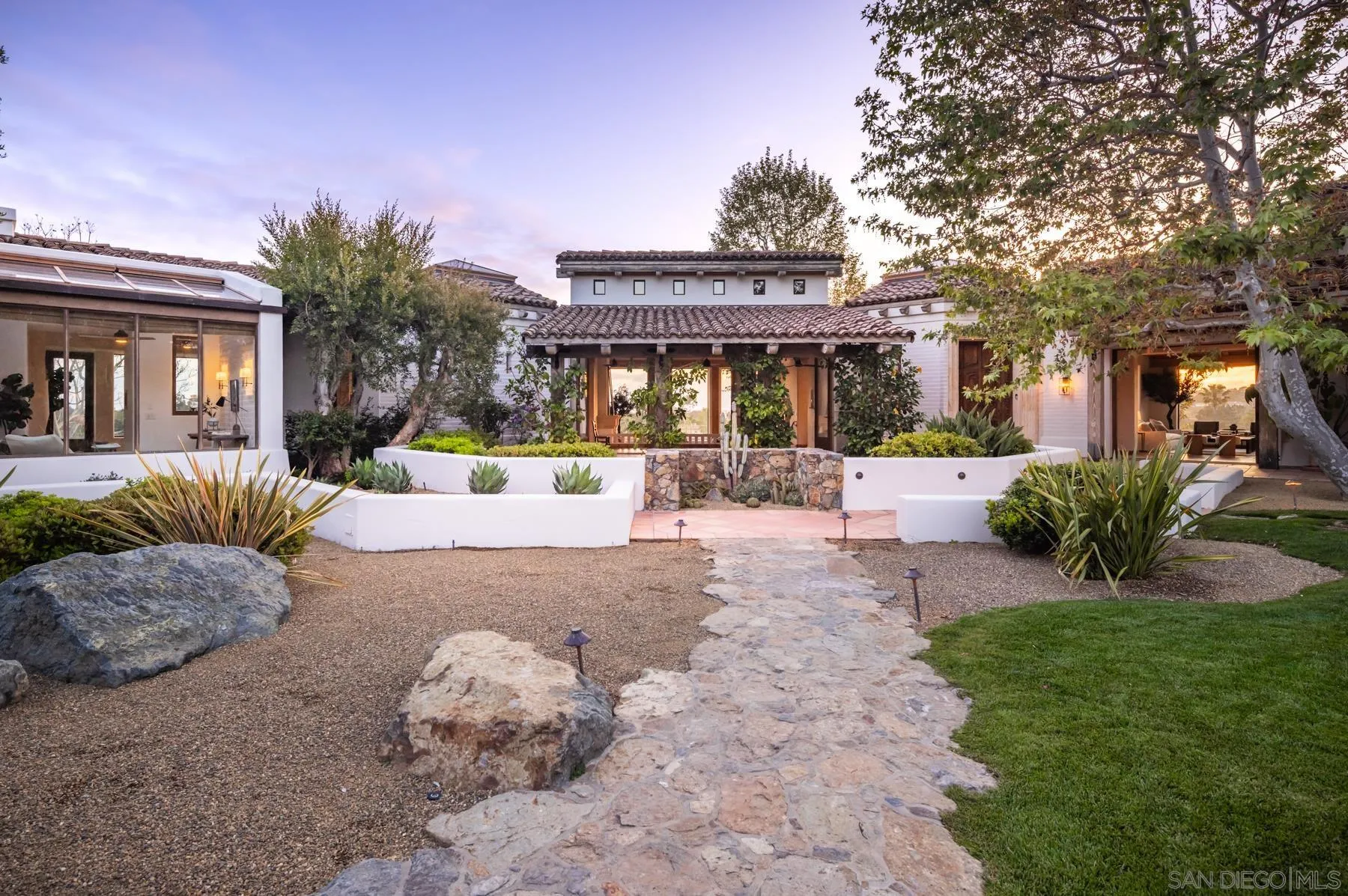 6884 El Camino Del Norte