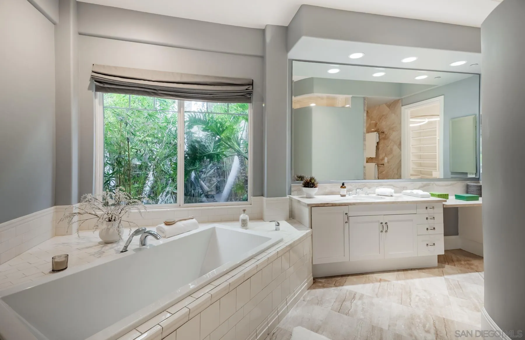 1650 Bella Laguna Court