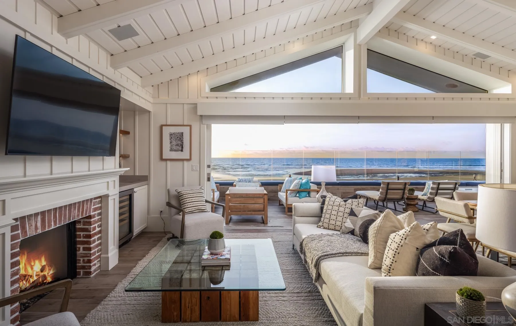 2050 Ocean Front