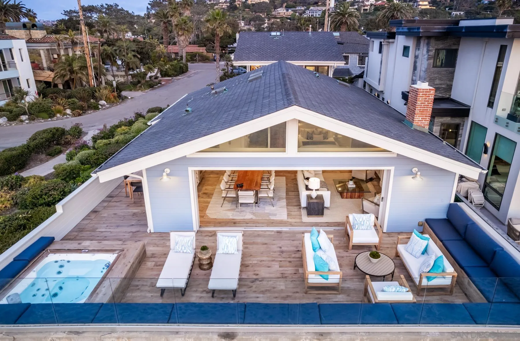 2050 Ocean Front