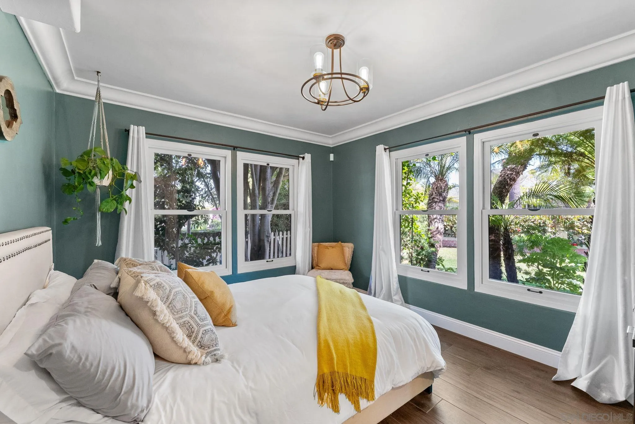 4136 Palisades Road