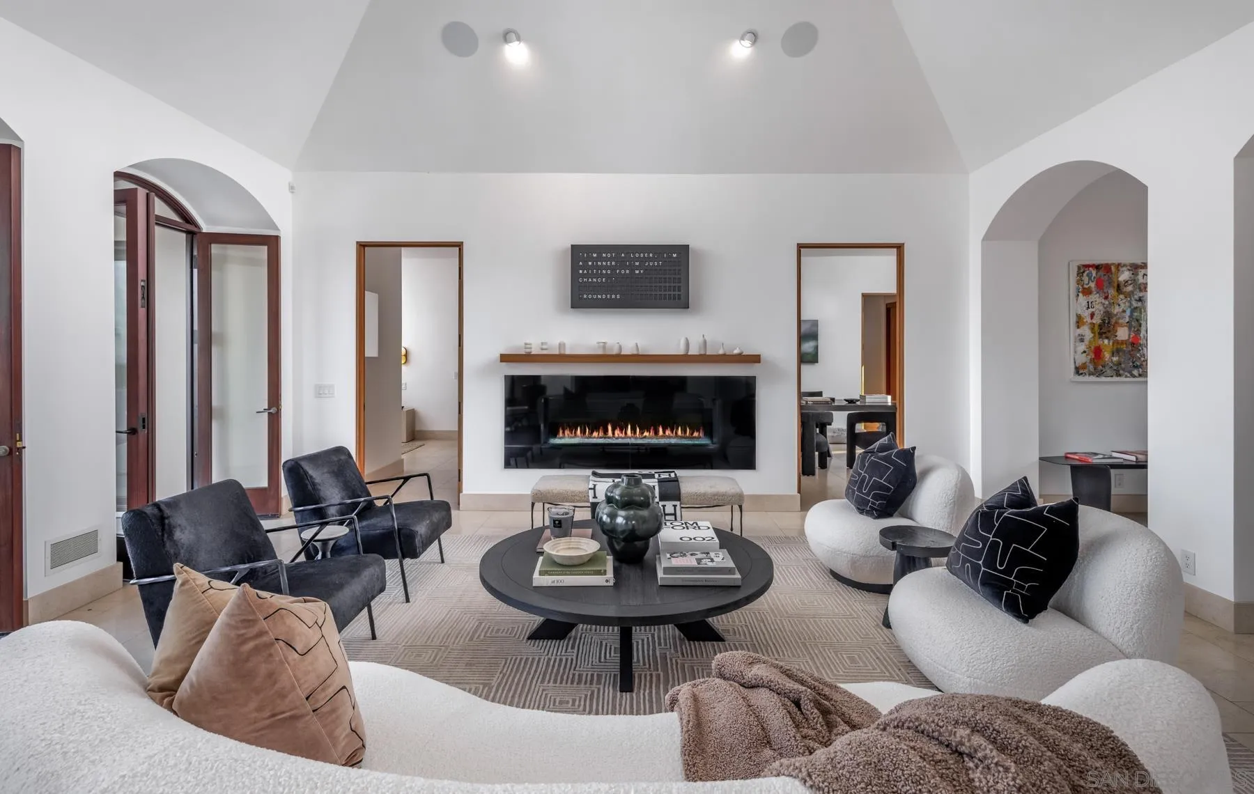 7970 Roseland Dr