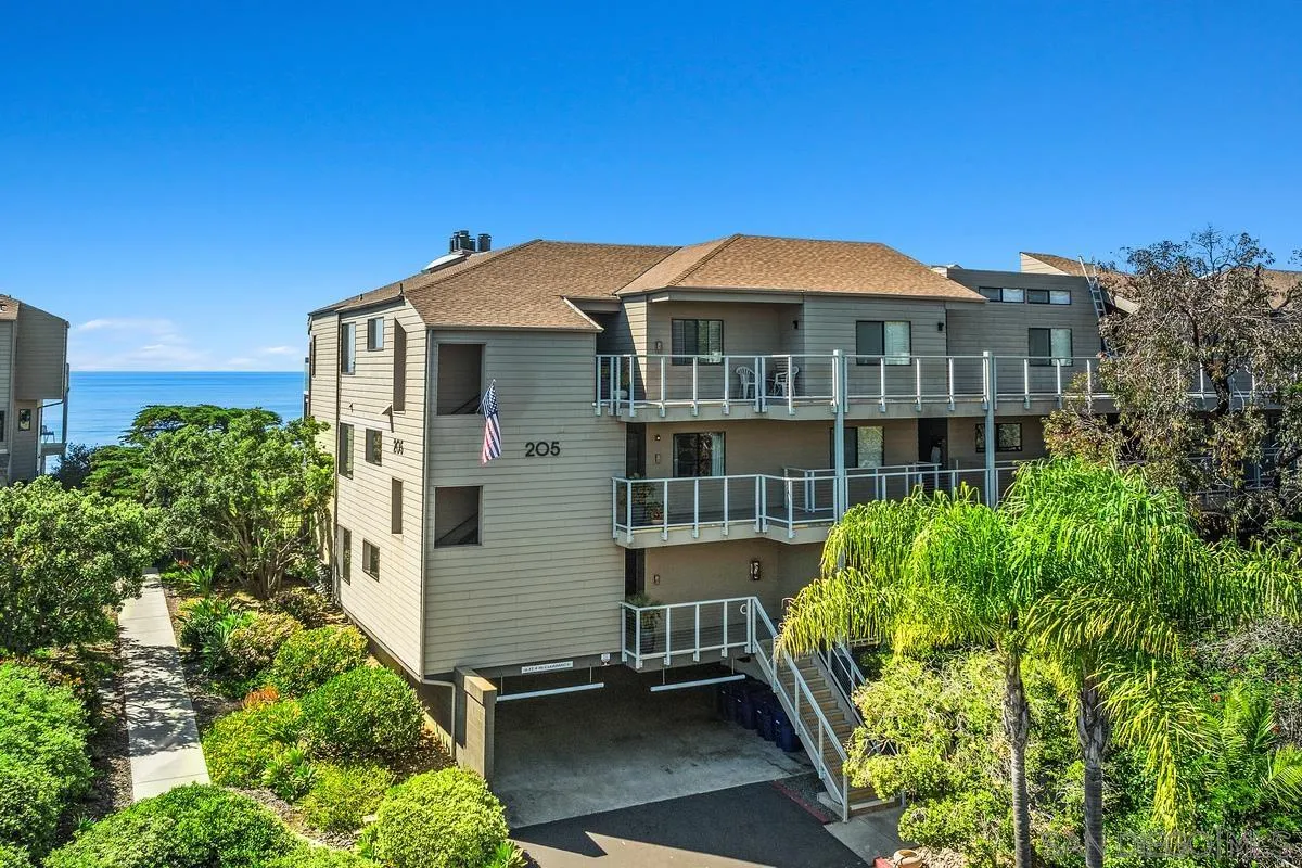 205 S Helix Ave #65 Unit 65