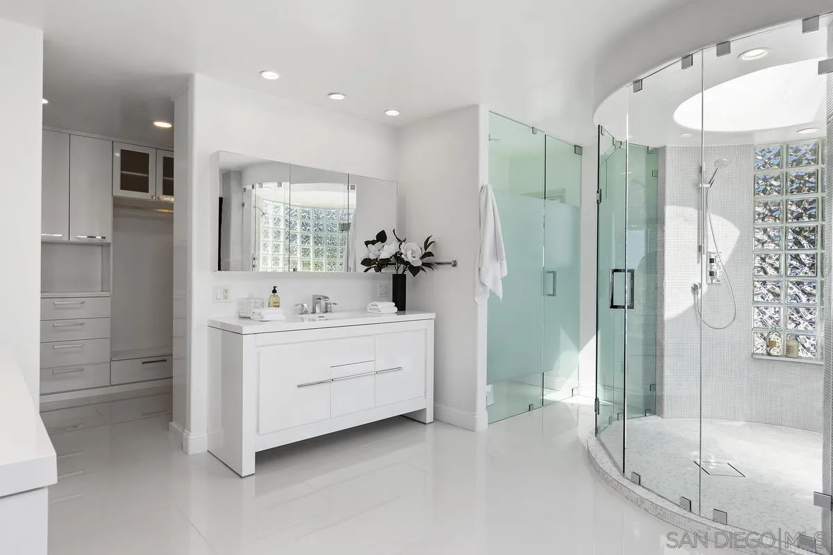7215 El Fuerte St