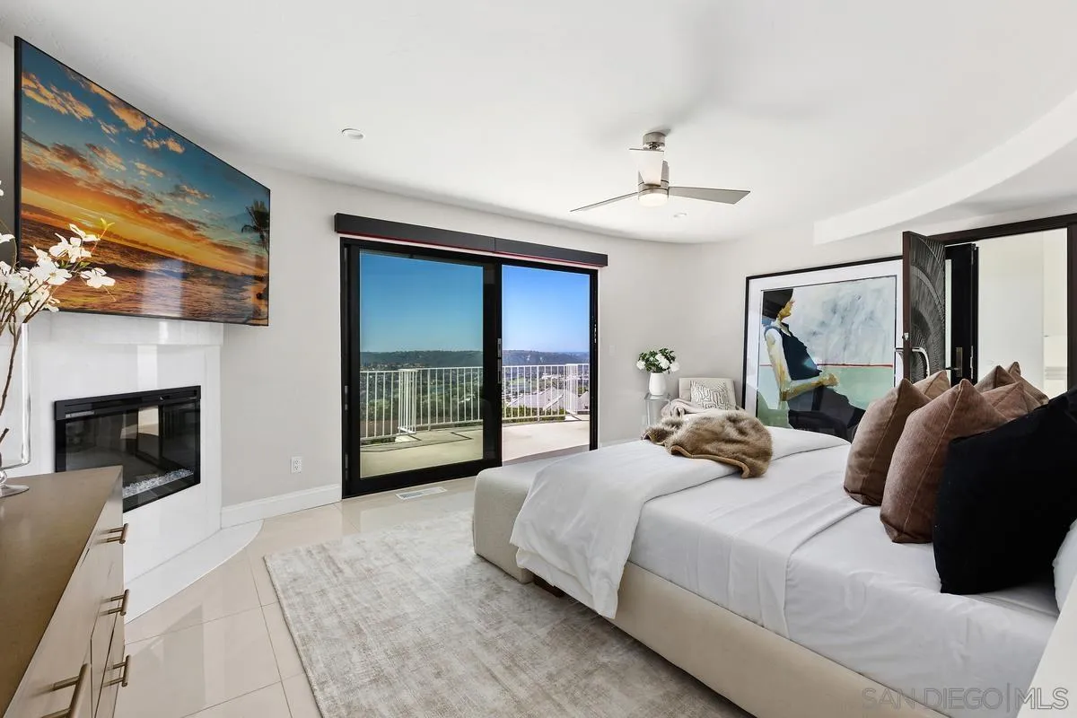 7215 El Fuerte St