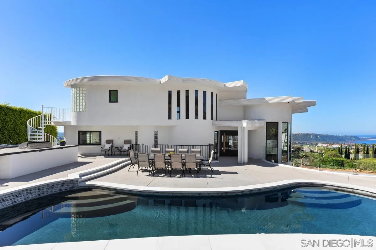 7215 El Fuerte St