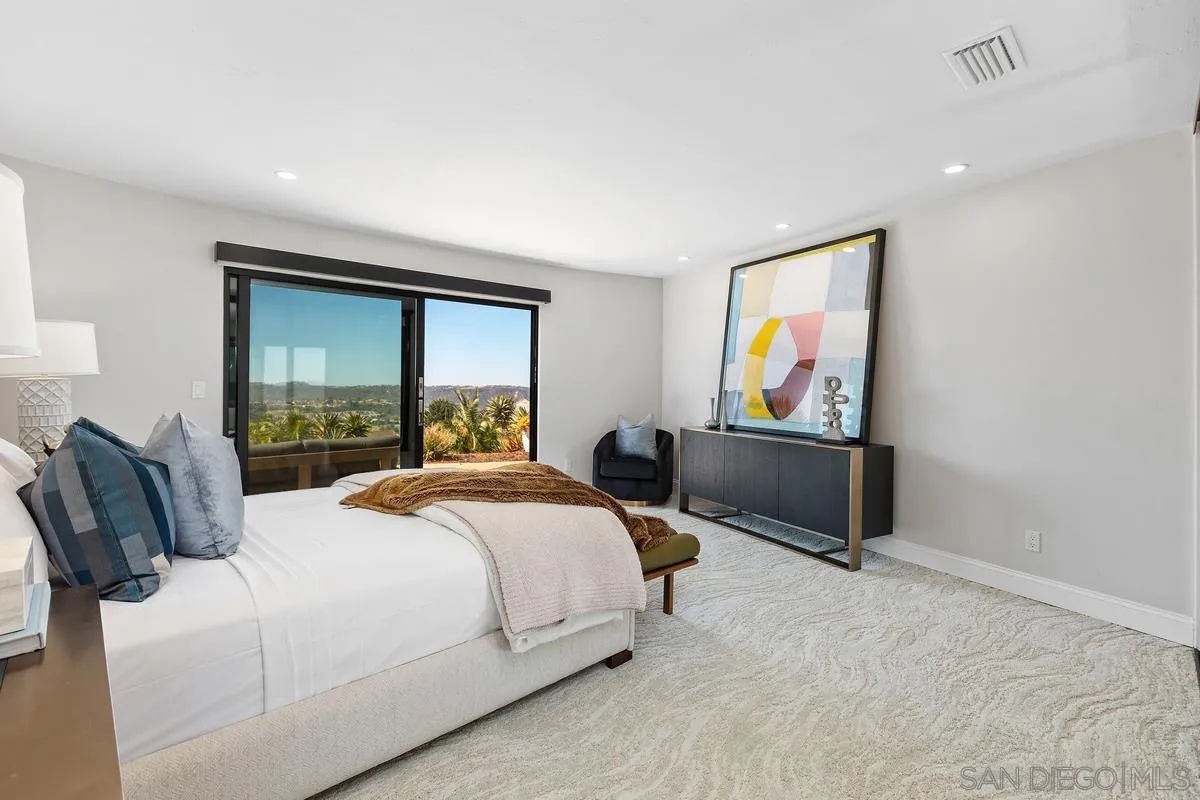 7215 El Fuerte St