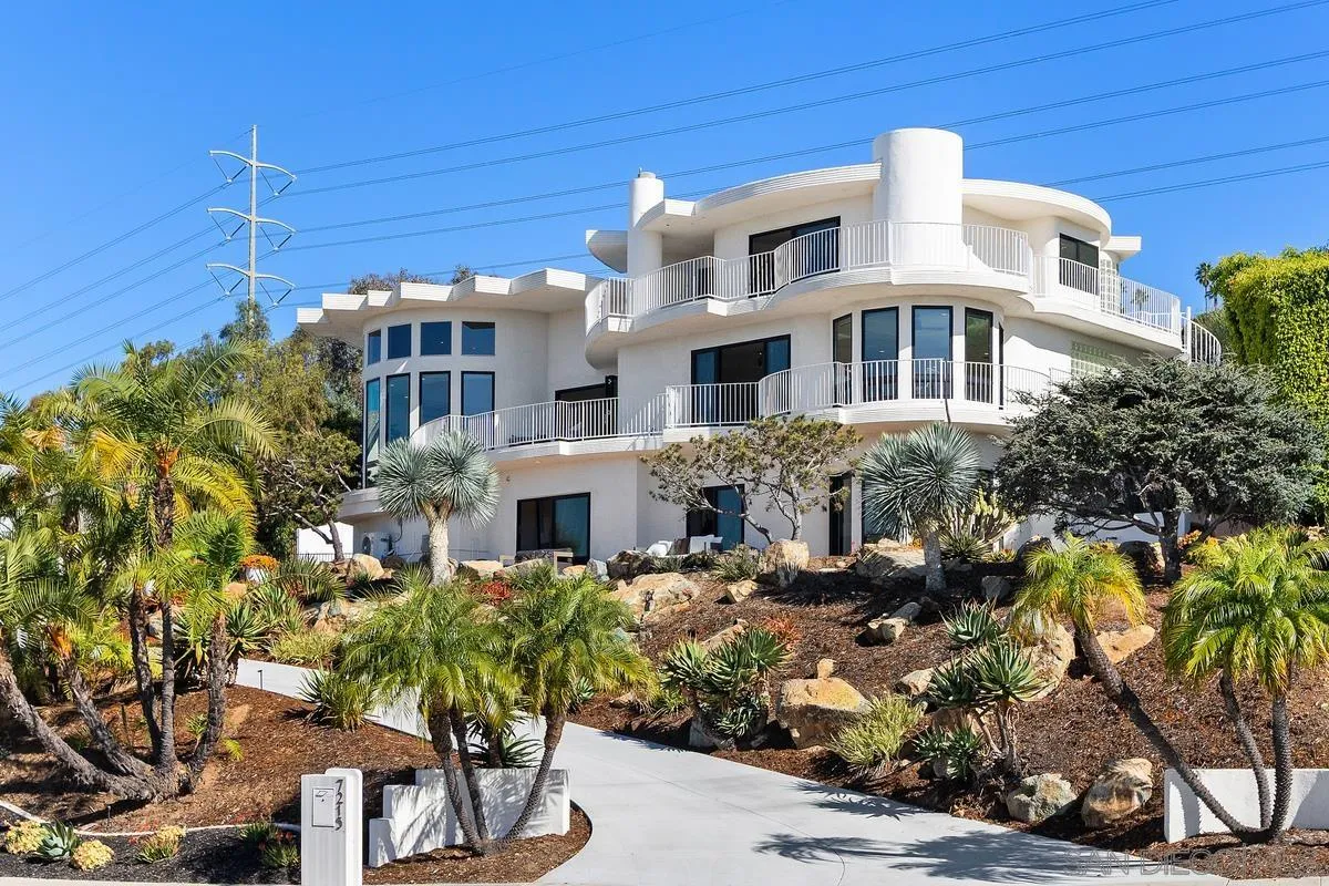 7215 El Fuerte St