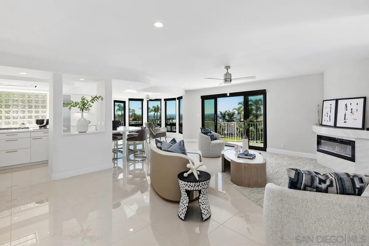 7215 El Fuerte St