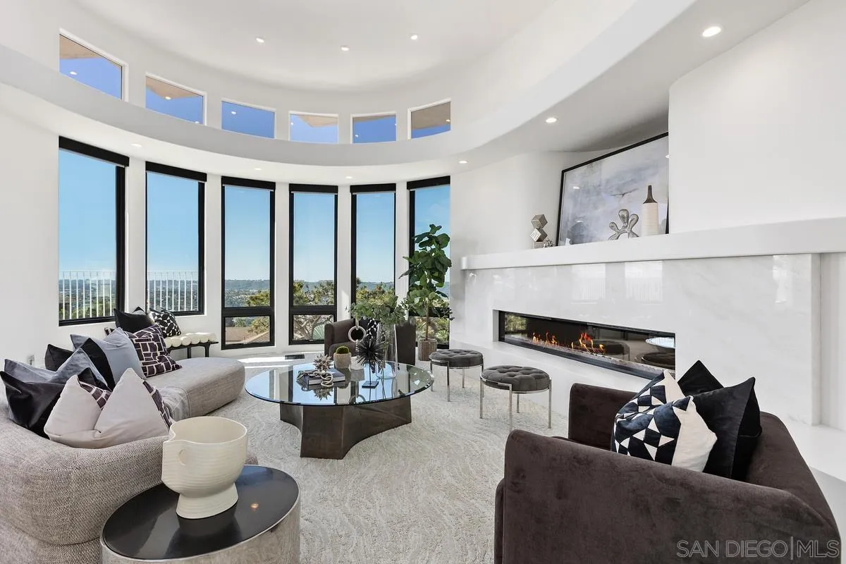 7215 El Fuerte St