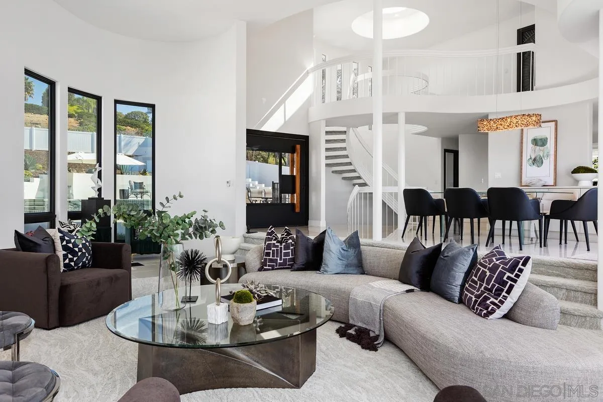 7215 El Fuerte St