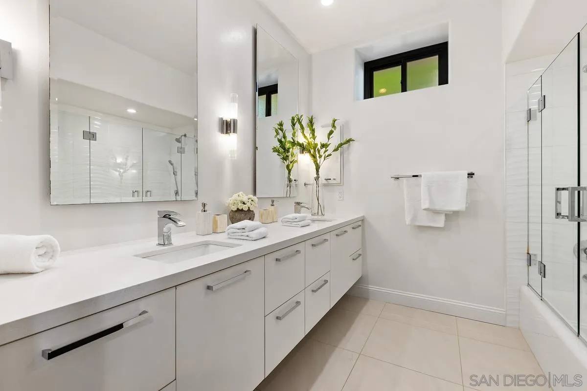 7215 El Fuerte St