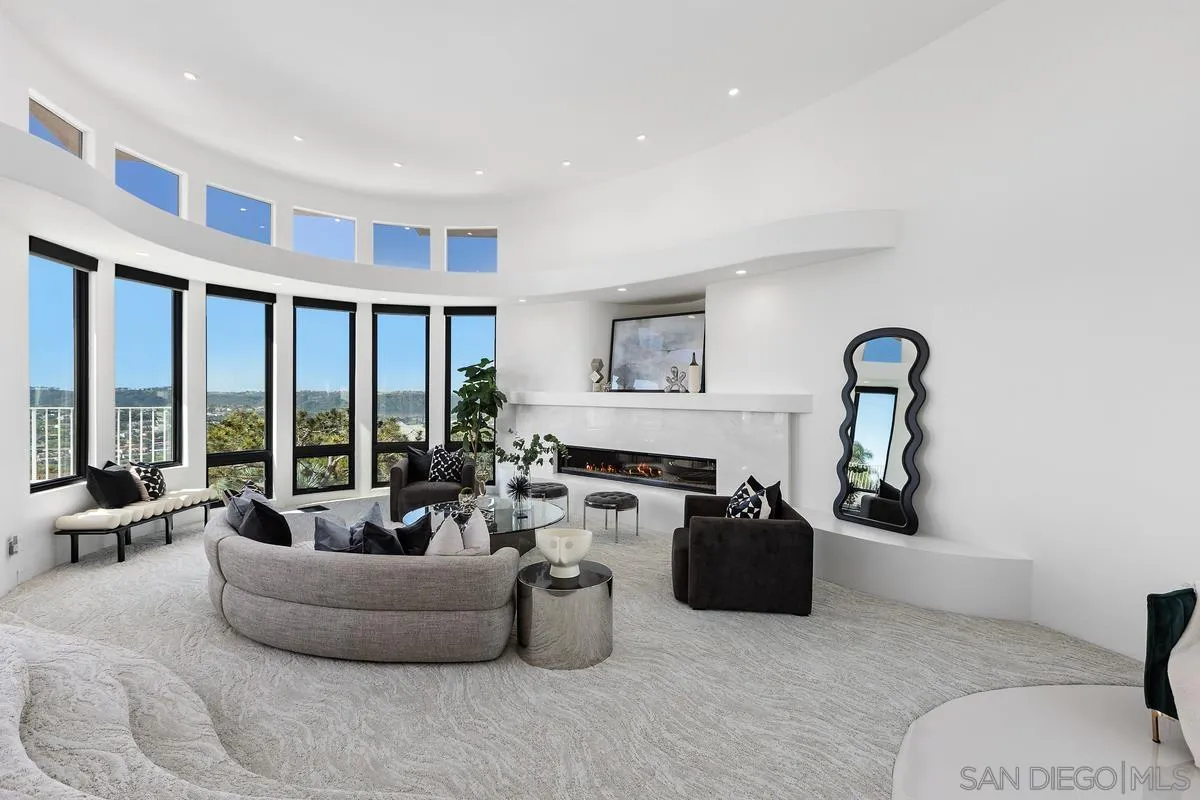 7215 El Fuerte St