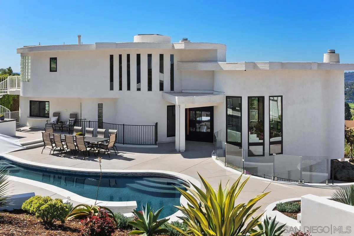 7215 El Fuerte St