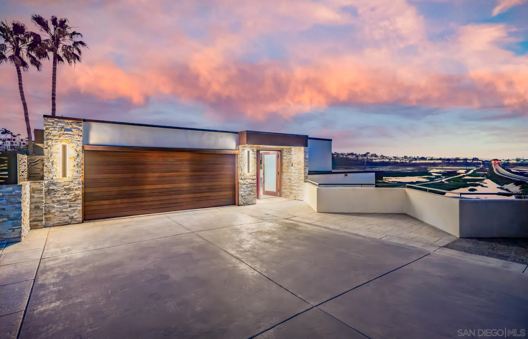 2516 San Elijo Ave