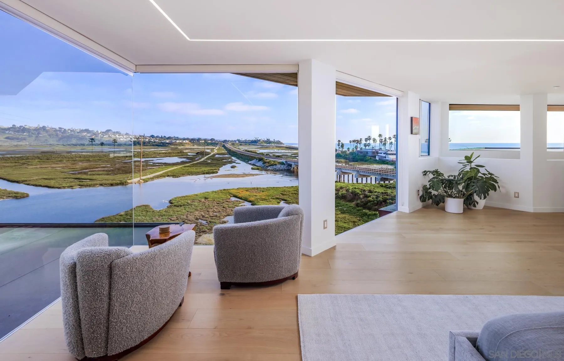 2516 San Elijo Ave