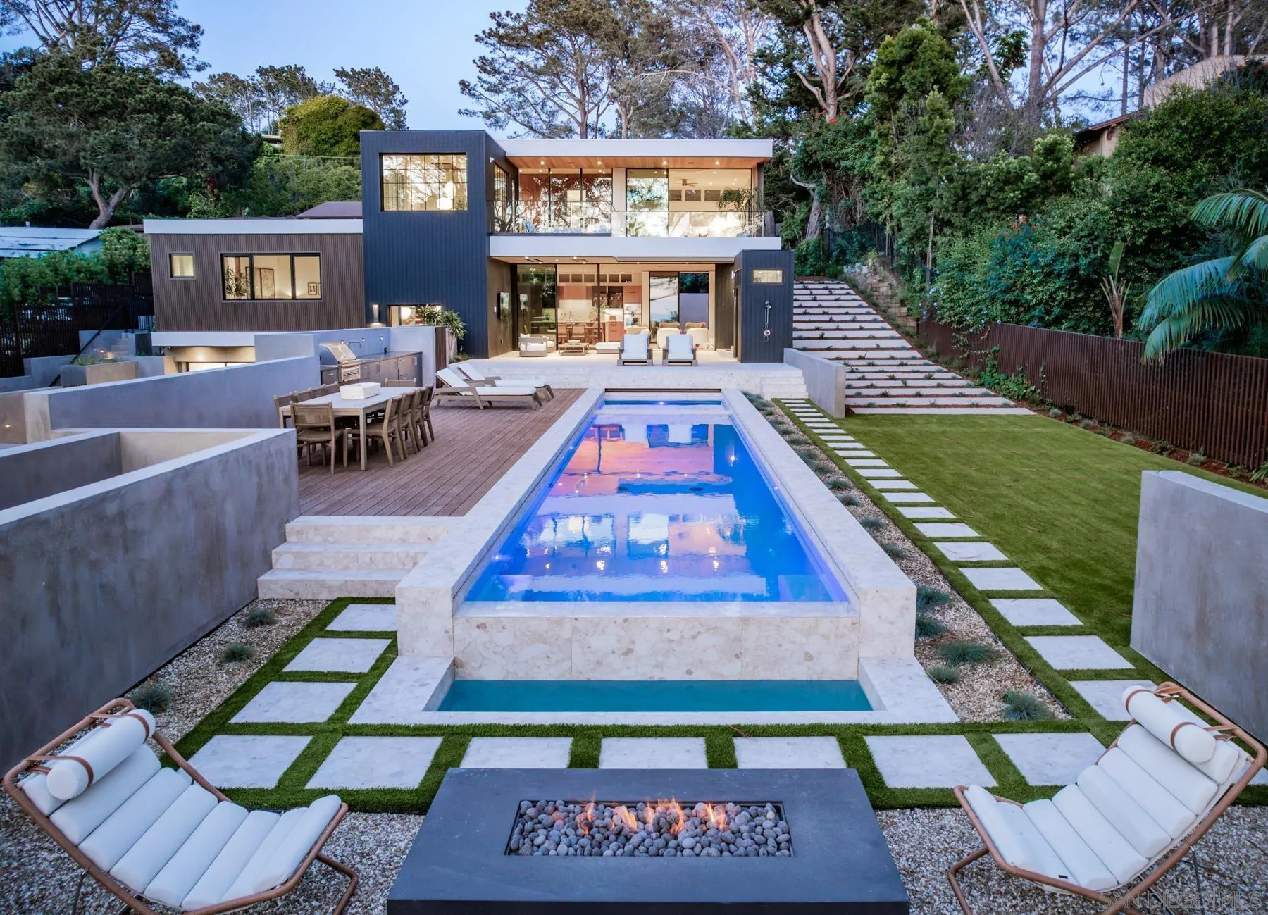 1411 Via Alta