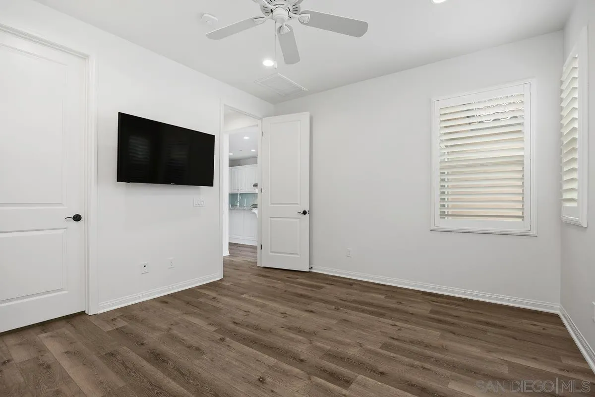 8169 Auberge Cir