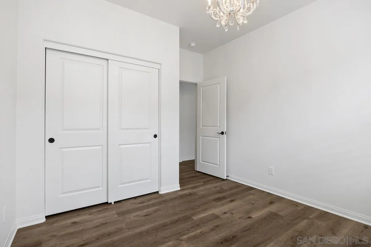 8169 Auberge Cir