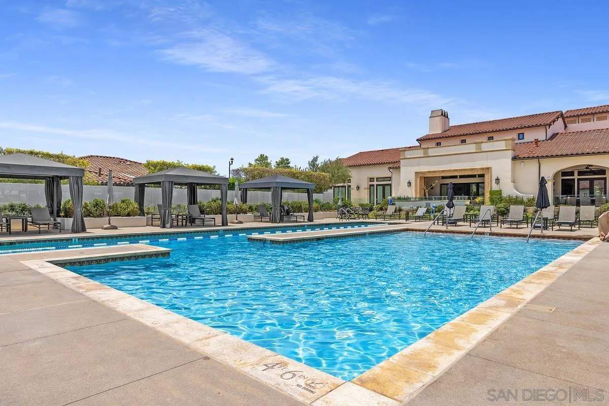 8169 Auberge Cir