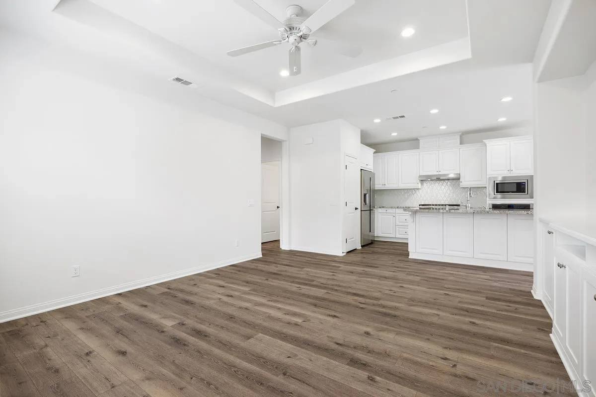 8169 Auberge Cir