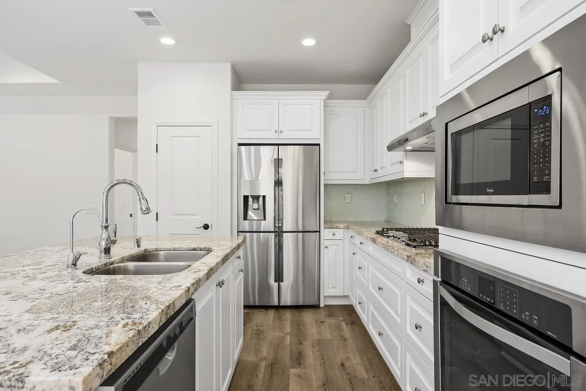8169 Auberge Cir