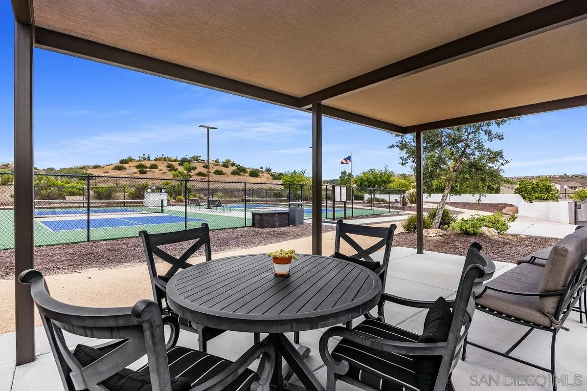 8169 Auberge Cir
