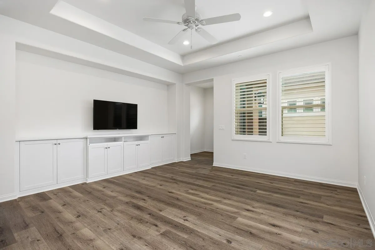 8169 Auberge Cir
