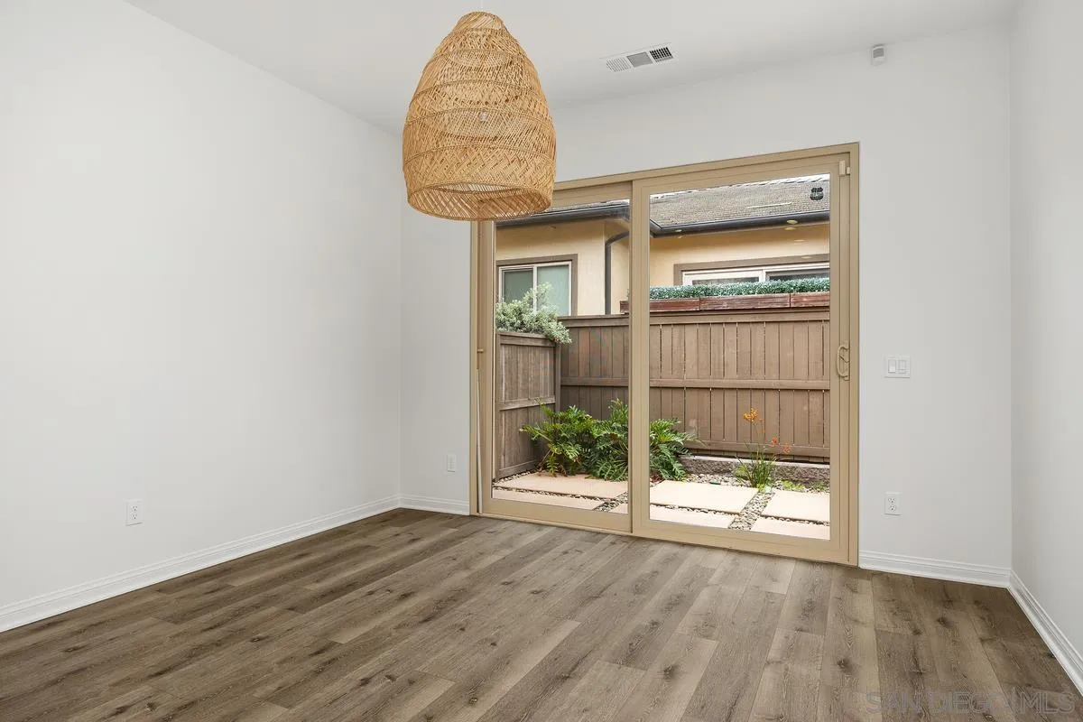 8169 Auberge Cir