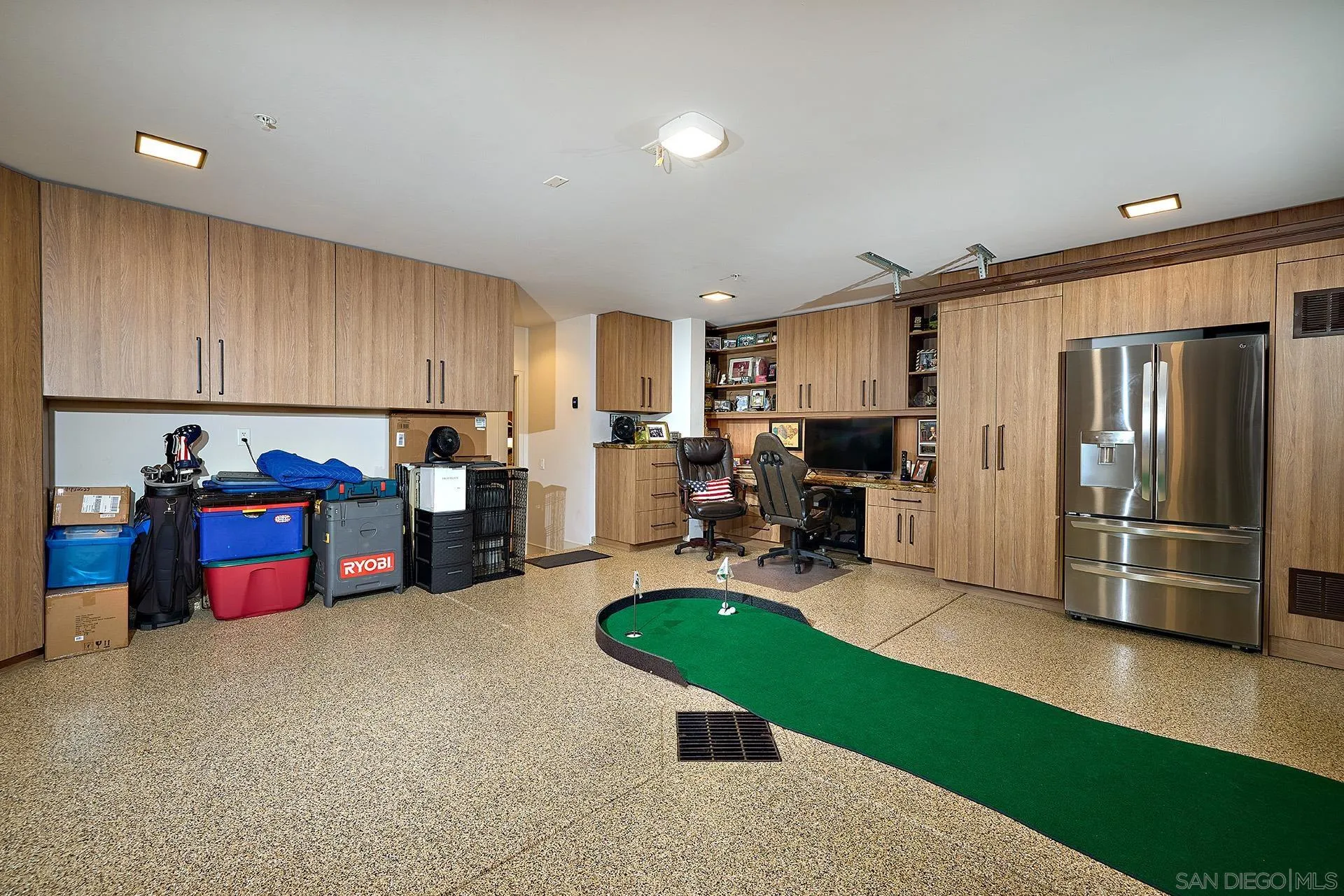187 Cherry Ave