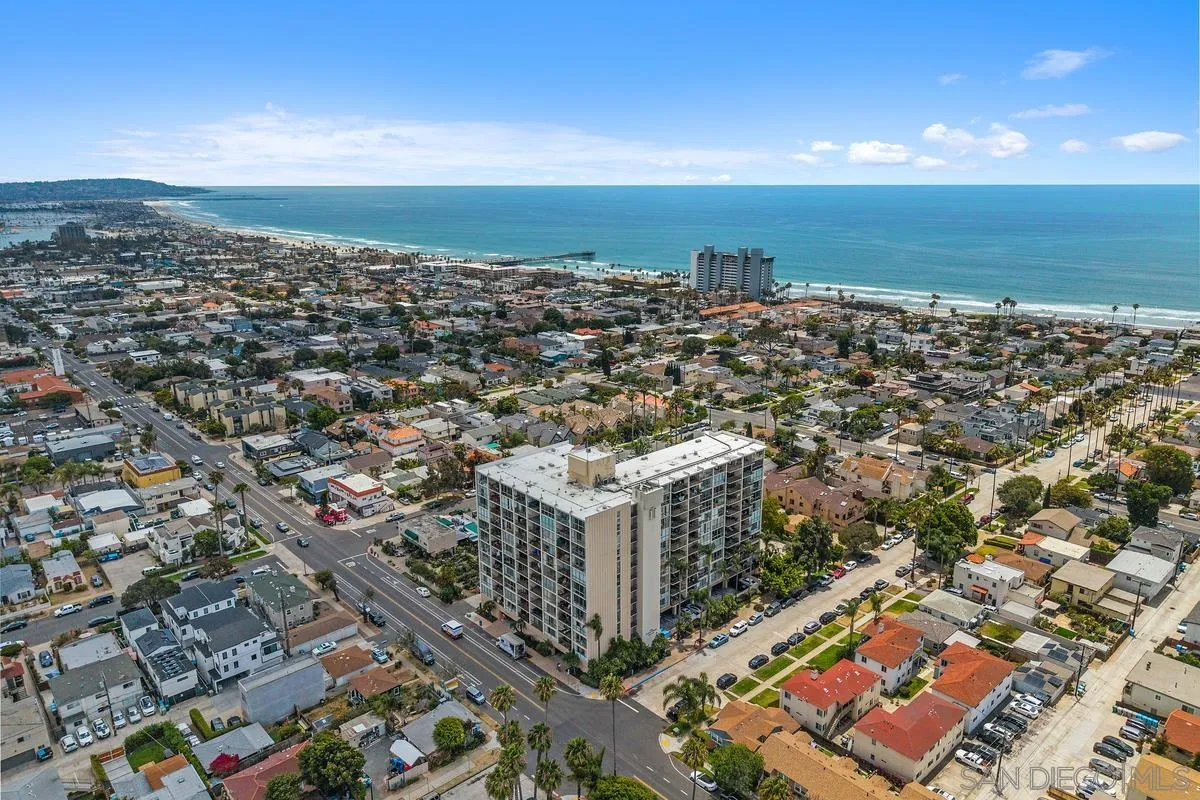 4944 Cass St Unit 1102