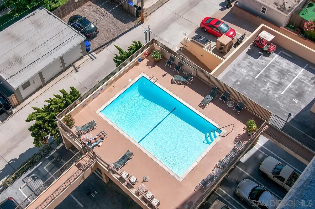 4944 Cass St Unit 1102