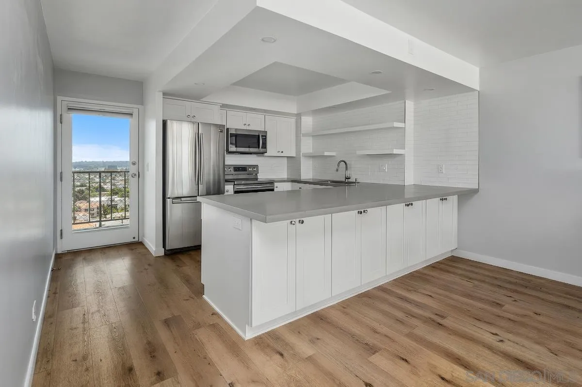 4944 Cass St Unit 1102