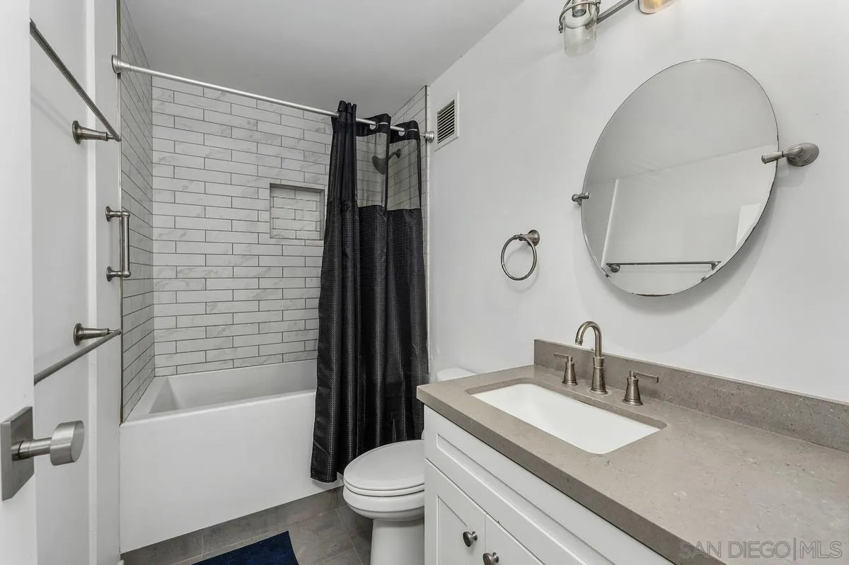 4944 Cass St Unit 1102
