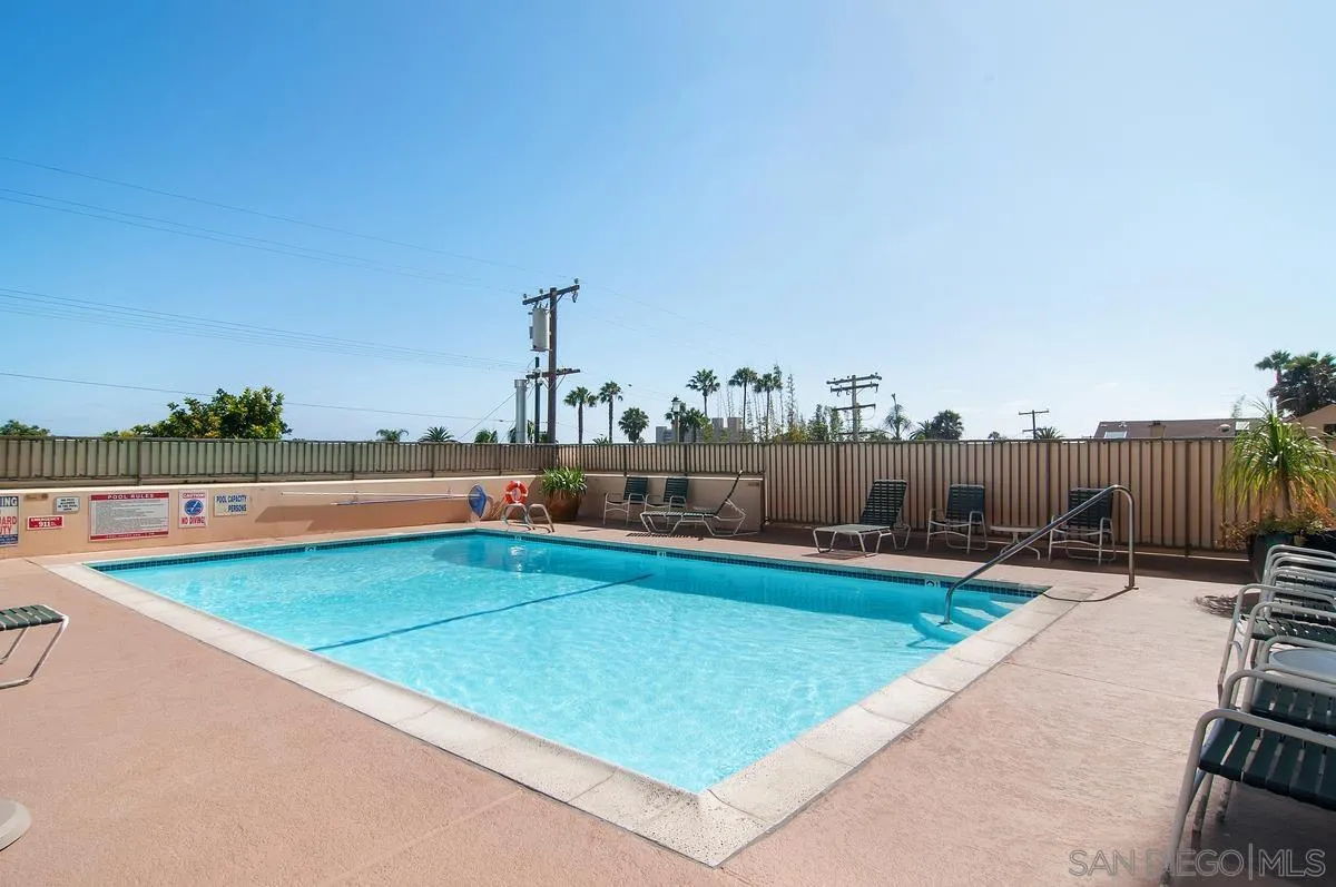 4944 Cass St Unit 1102