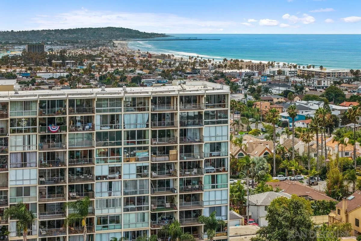 4944 Cass St Unit 1102