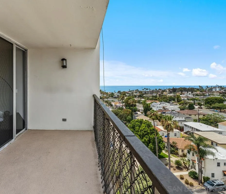 4944 Cass St Unit 1102