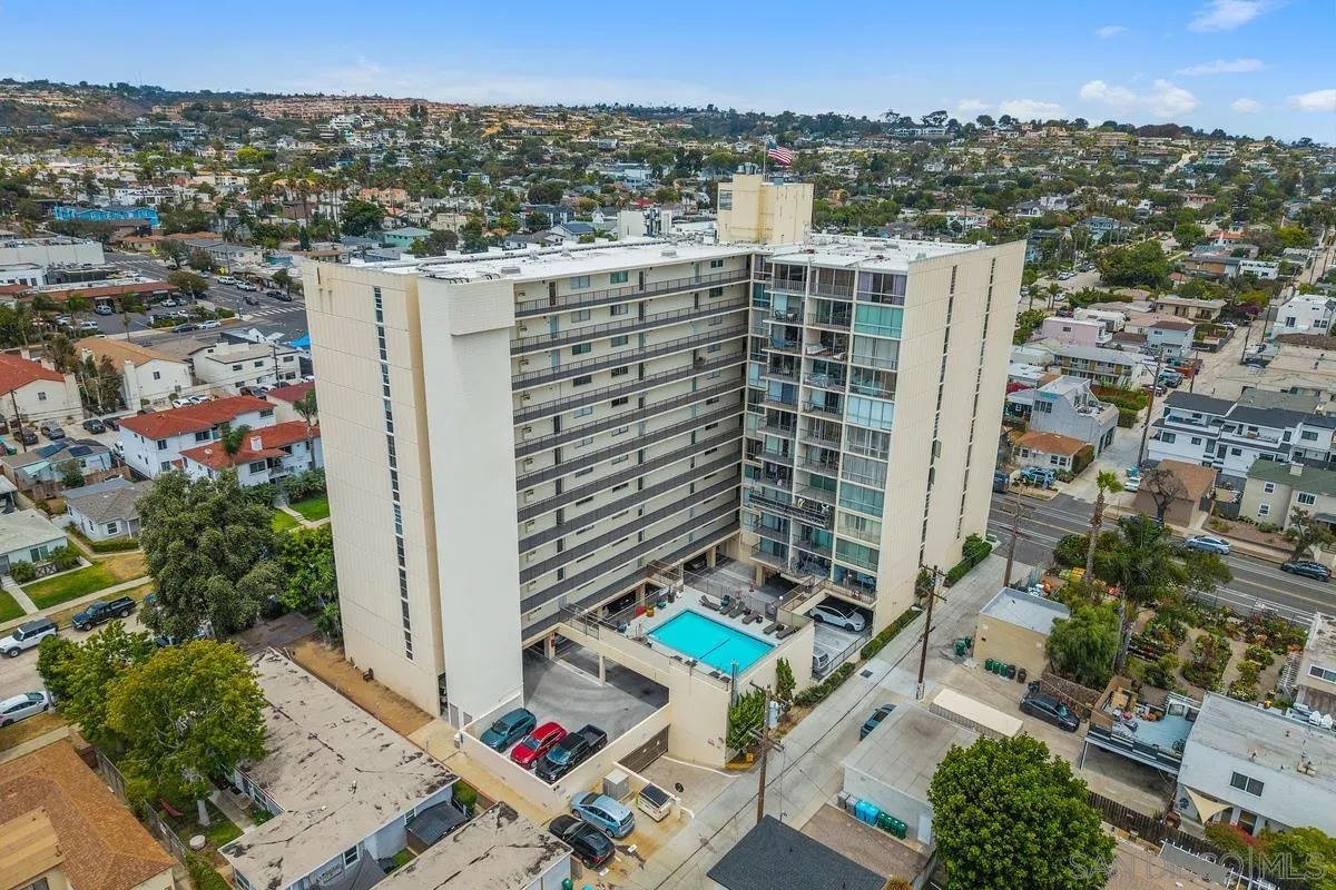 4944 Cass St Unit 1102