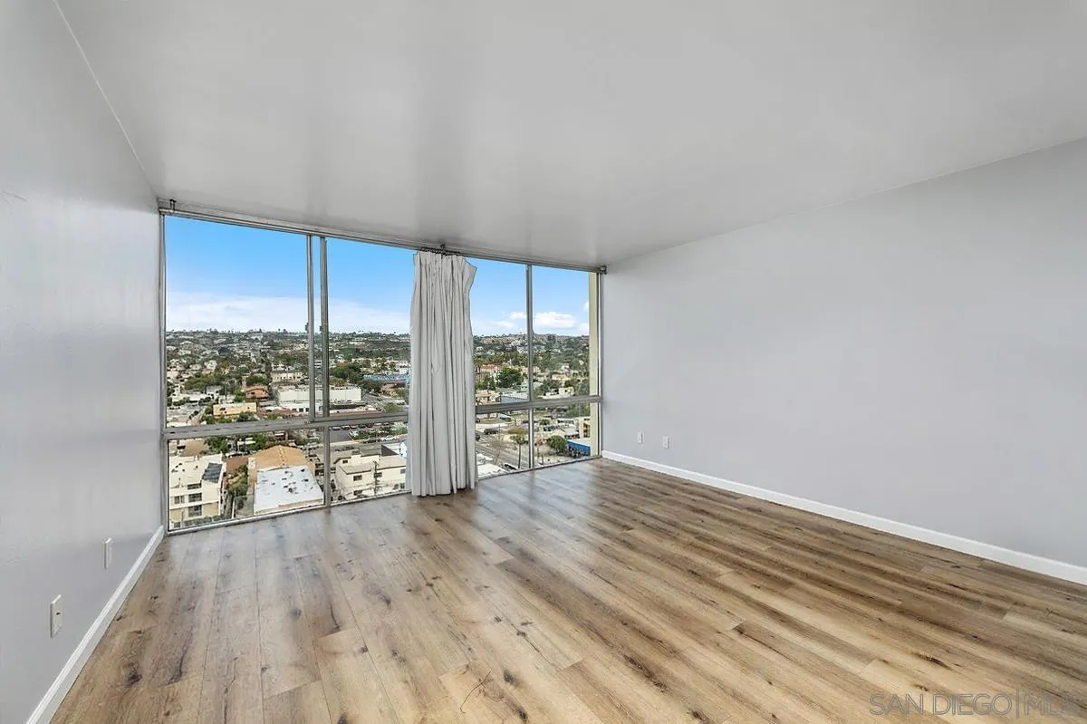 4944 Cass St Unit 1102