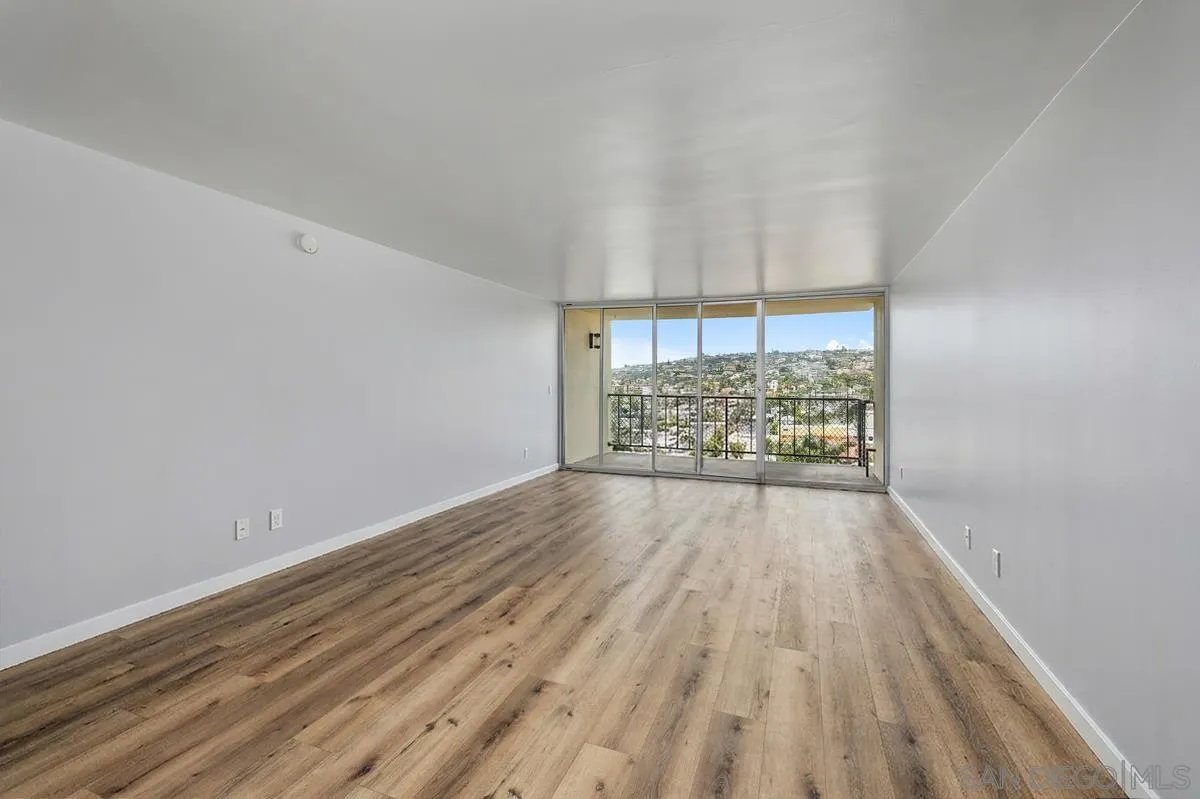 4944 Cass St Unit 1102