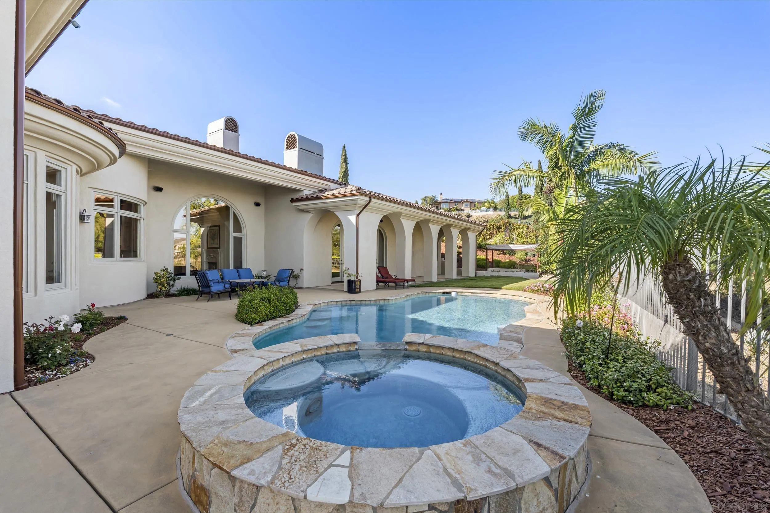 7020 El Fuerte St