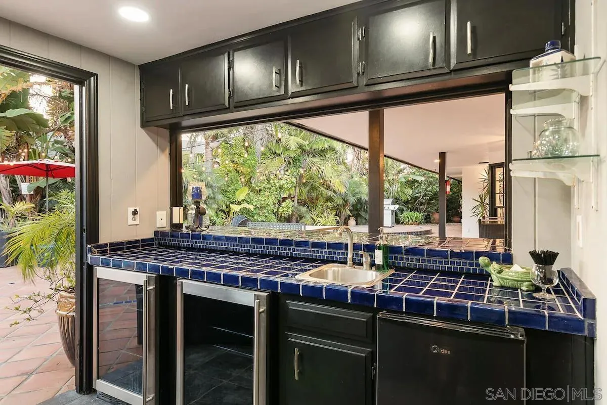 1005 Solymar Drive