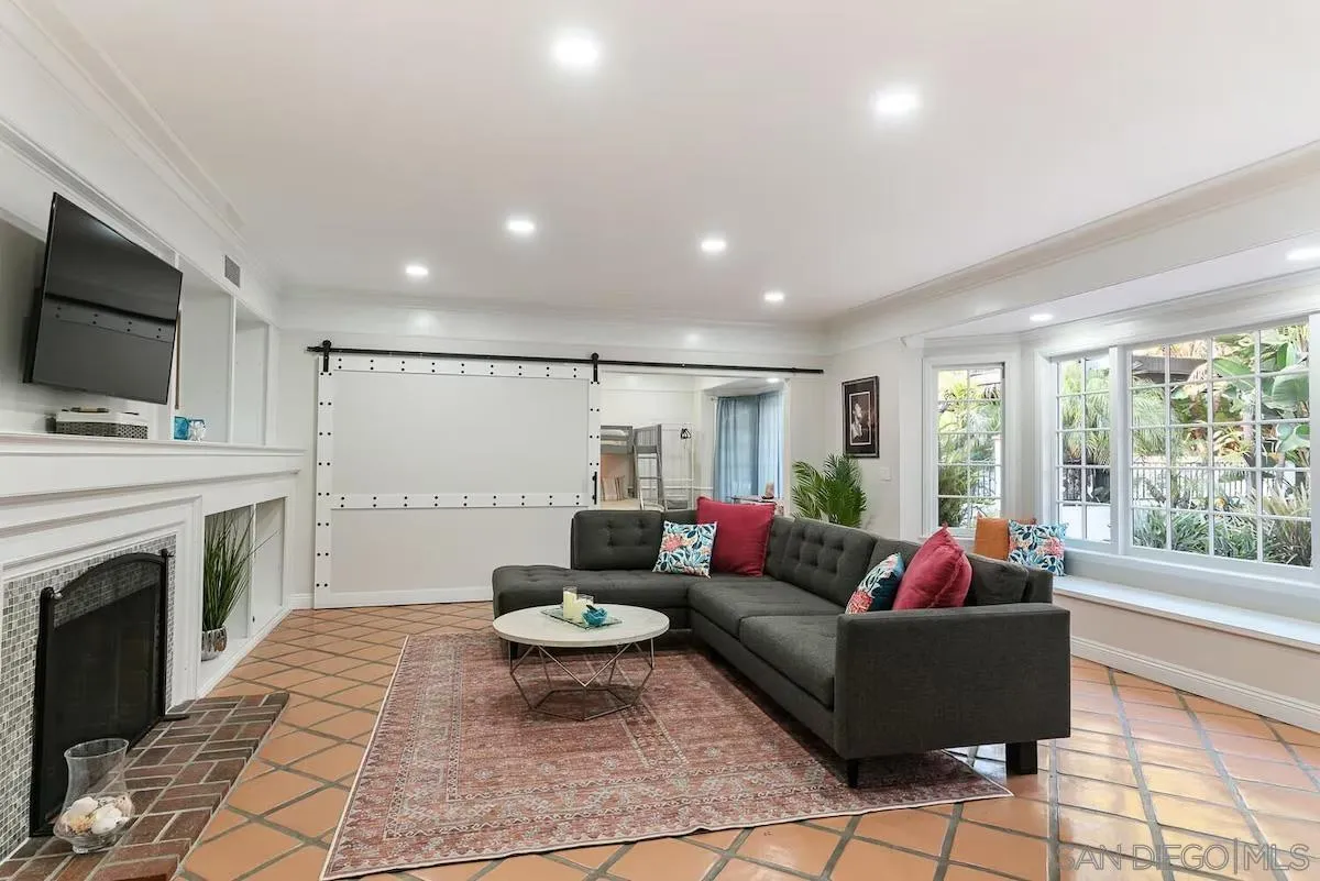 1005 Solymar Drive