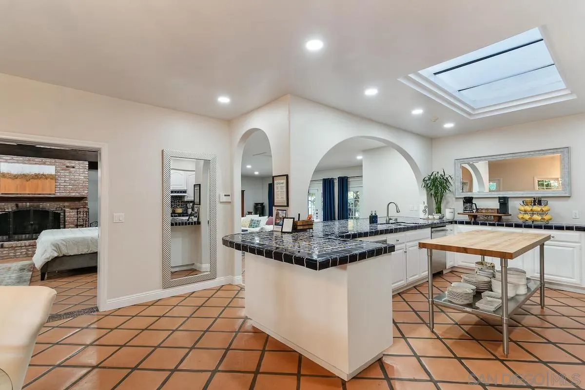 1005 Solymar Drive