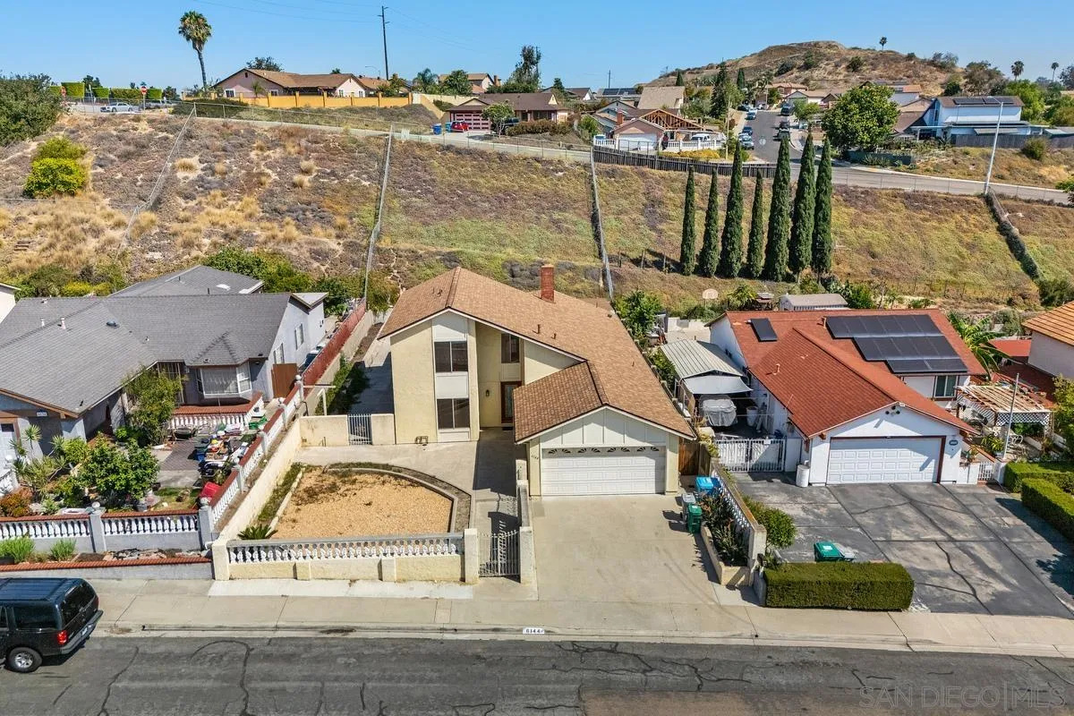 6144 Daisy Ave
