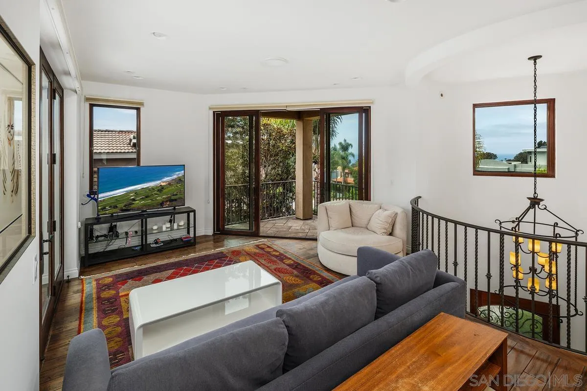 2171 Del Mar Heights Rd